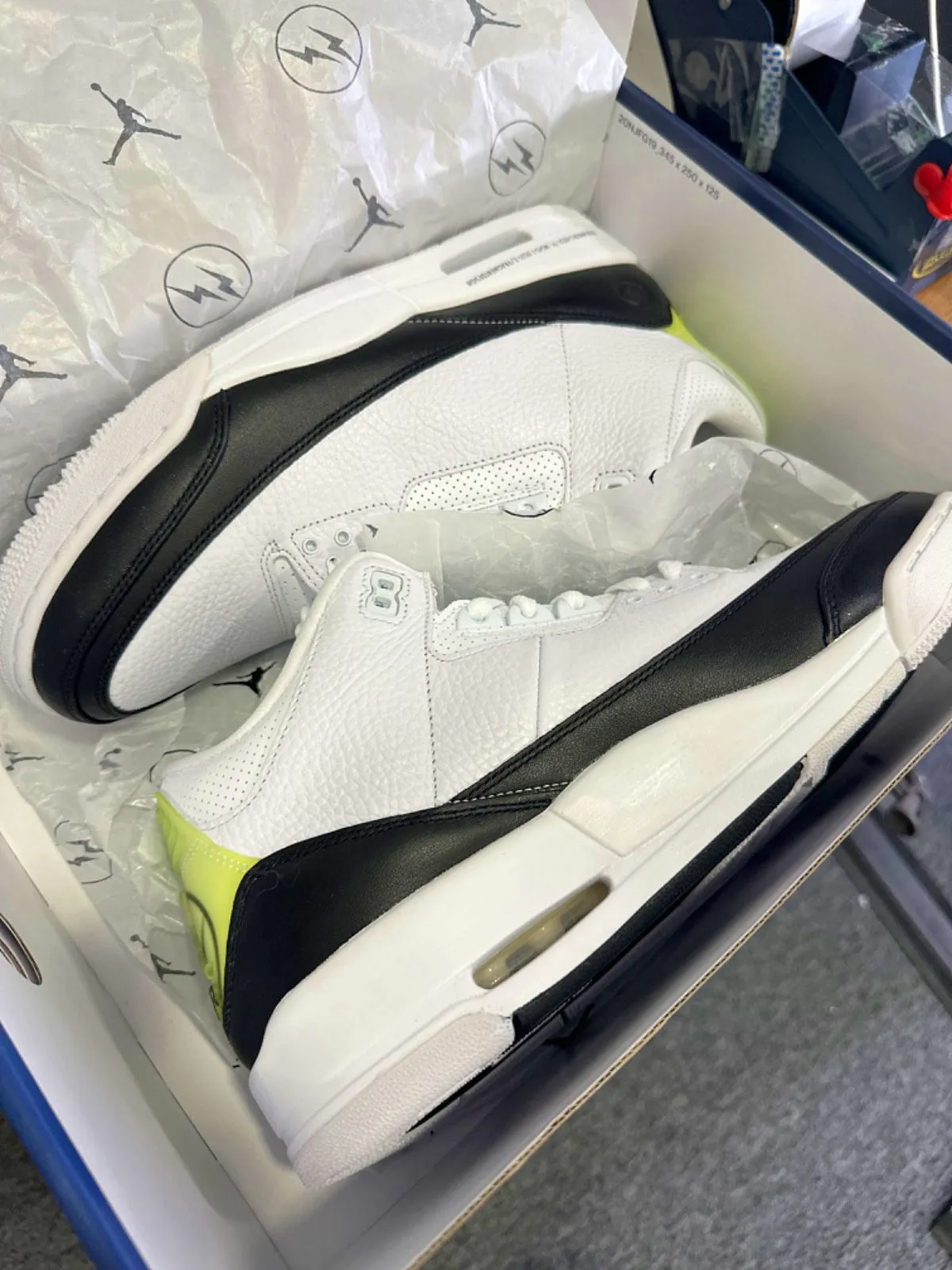 Air Jordan DA3595 White/Black Retro 3 SP Trainers  UK 11  