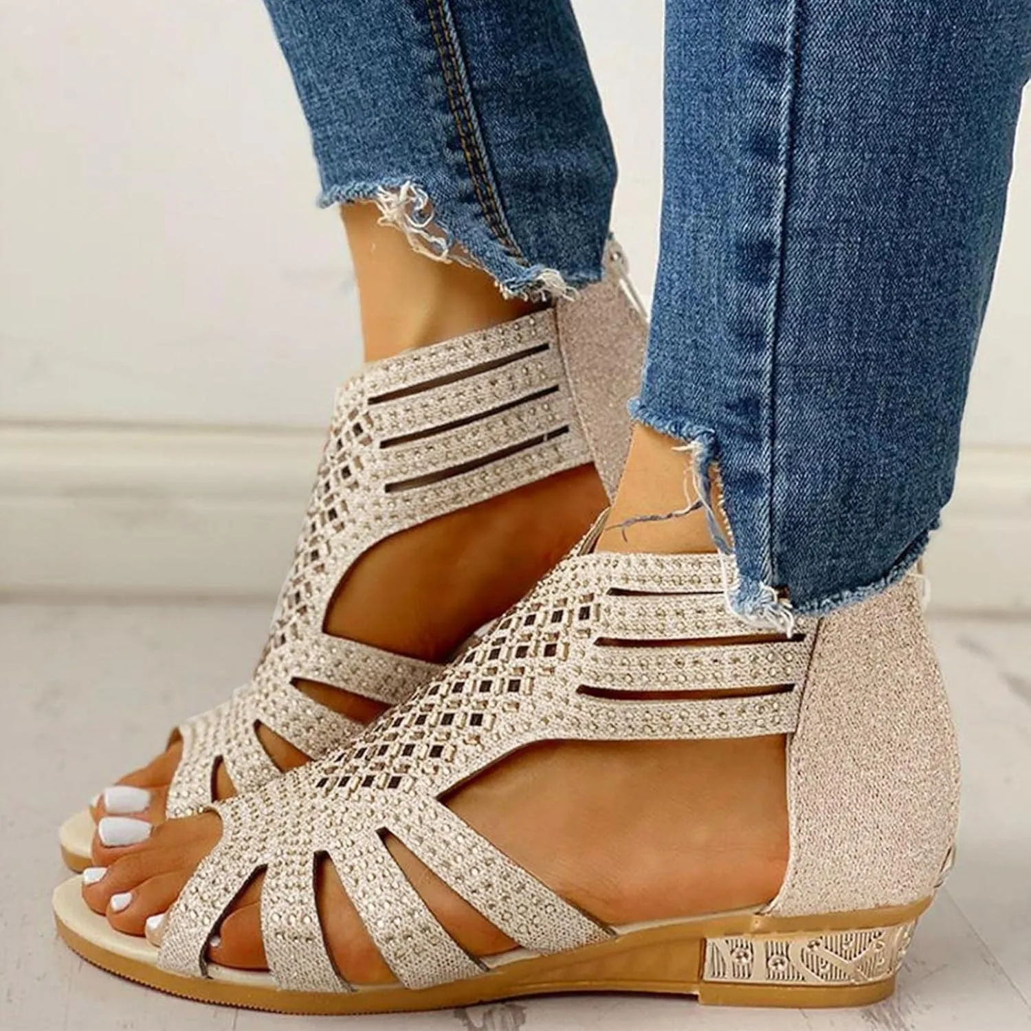 Hbeylia Flat Sandals for Women,Rhinestones Hollow Out Peep Toe Cross Strap Sandals for Womens Glitter Zipper Roman Gladiator Sandals Shoes Summer Casual Daily Sandals