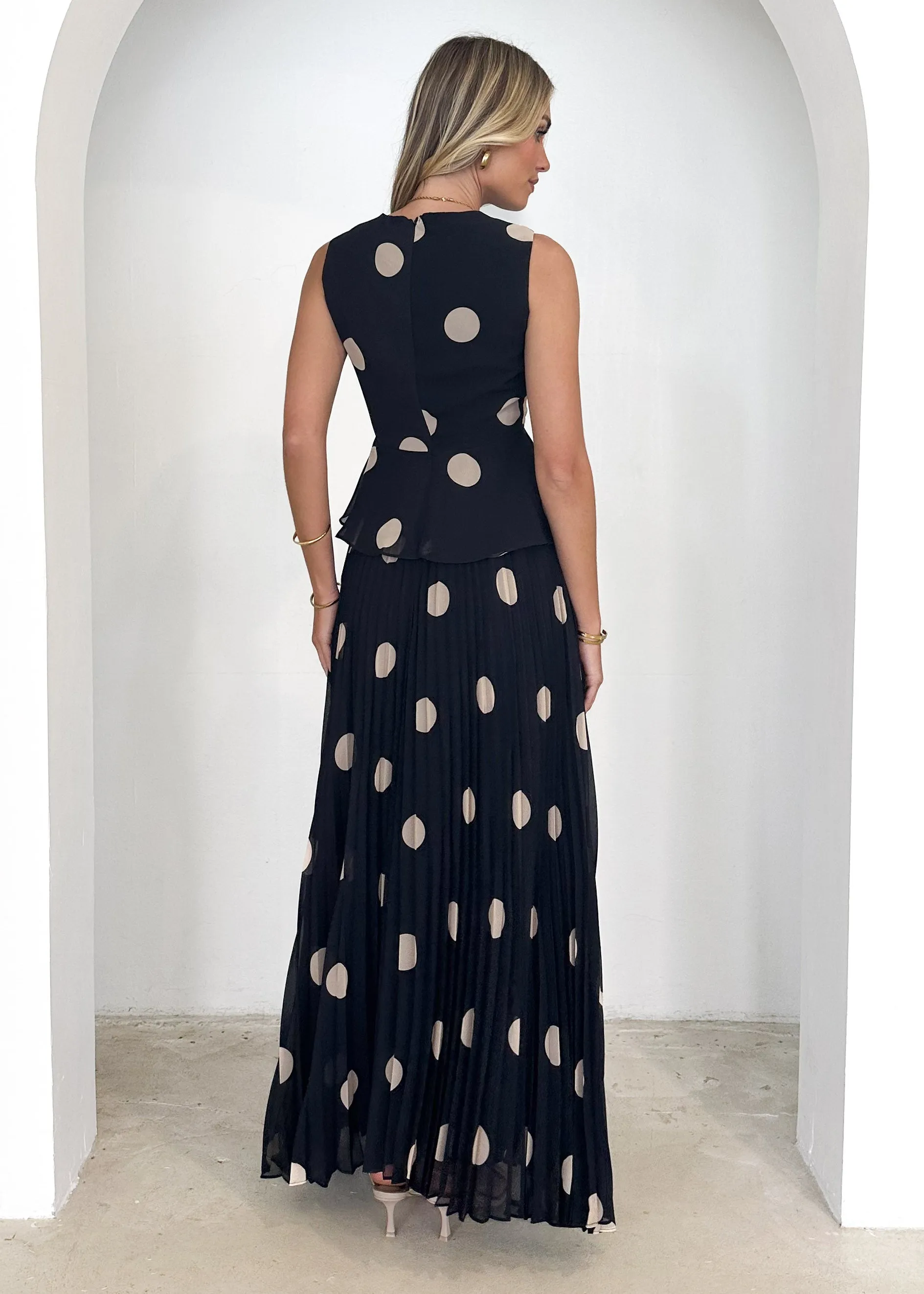 Megrae Set - Black Polka