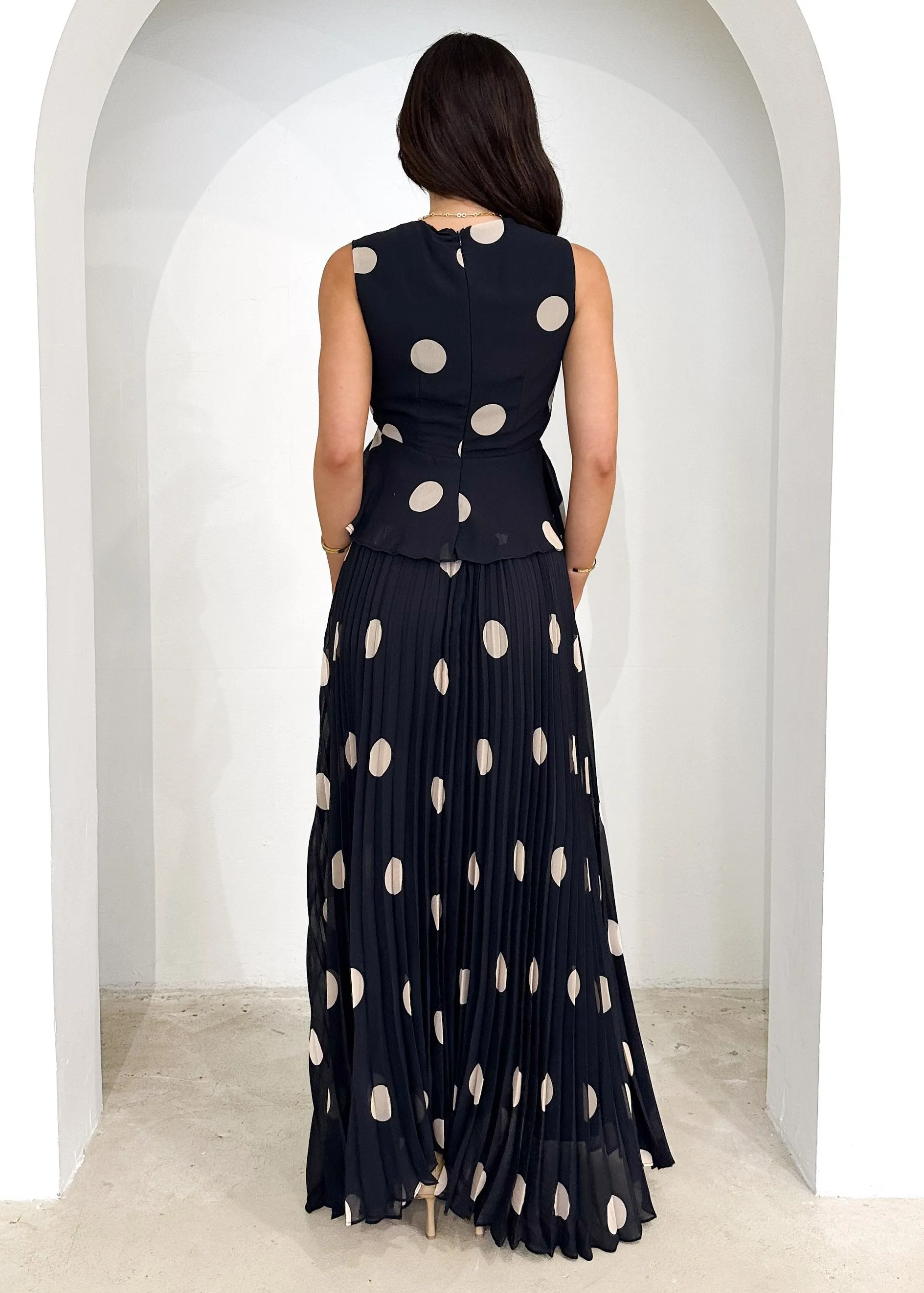 Megrae Set - Black Polka