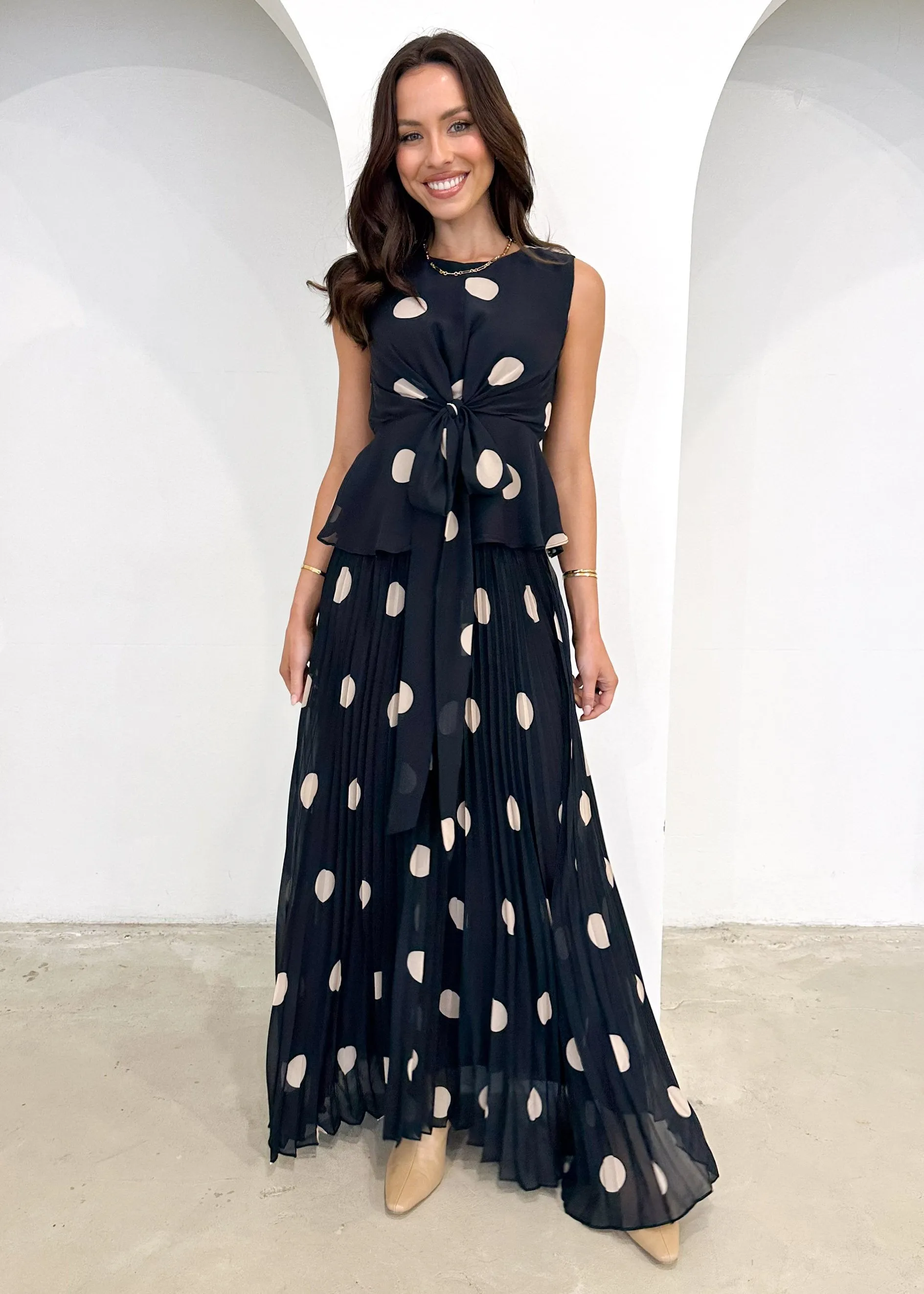 Megrae Set - Black Polka