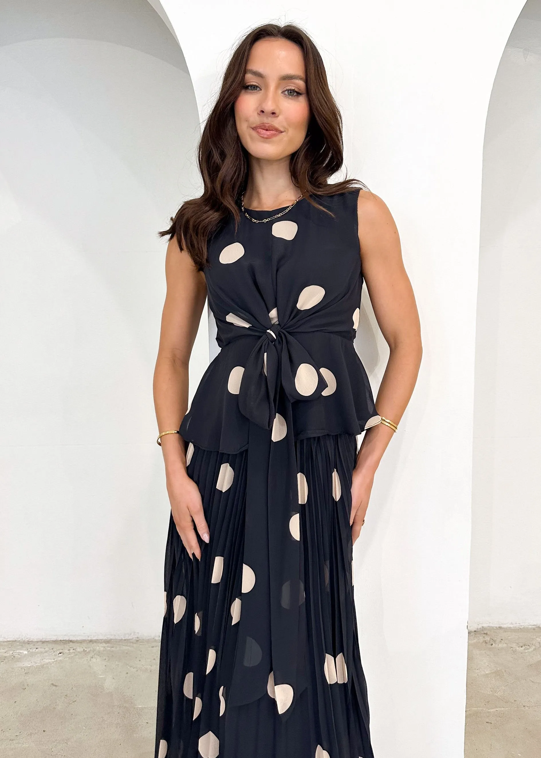 Megrae Set - Black Polka