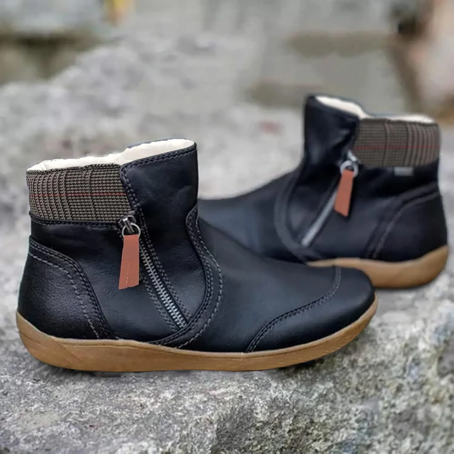Snow Boots for Women Waterproof Leather Winter Boots Non Slip Fur Lined Booties Lightweight Slip on Ankle Boots Outdoor Sneakers Winter Shoes